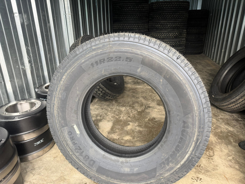 11R22.5 16 PLY (Drive Tires)