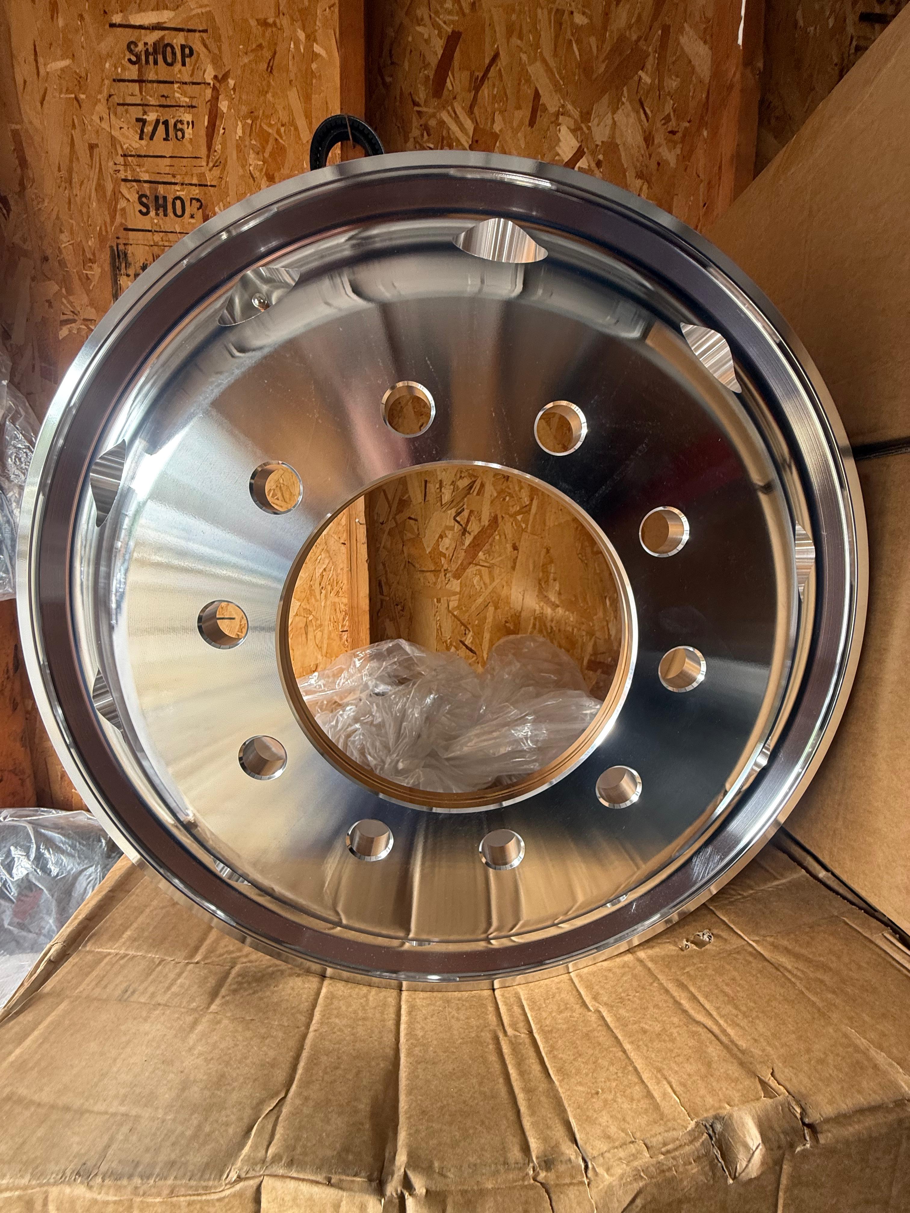 22.5x8.25 Forged Aluminum Alcoa Style Rim