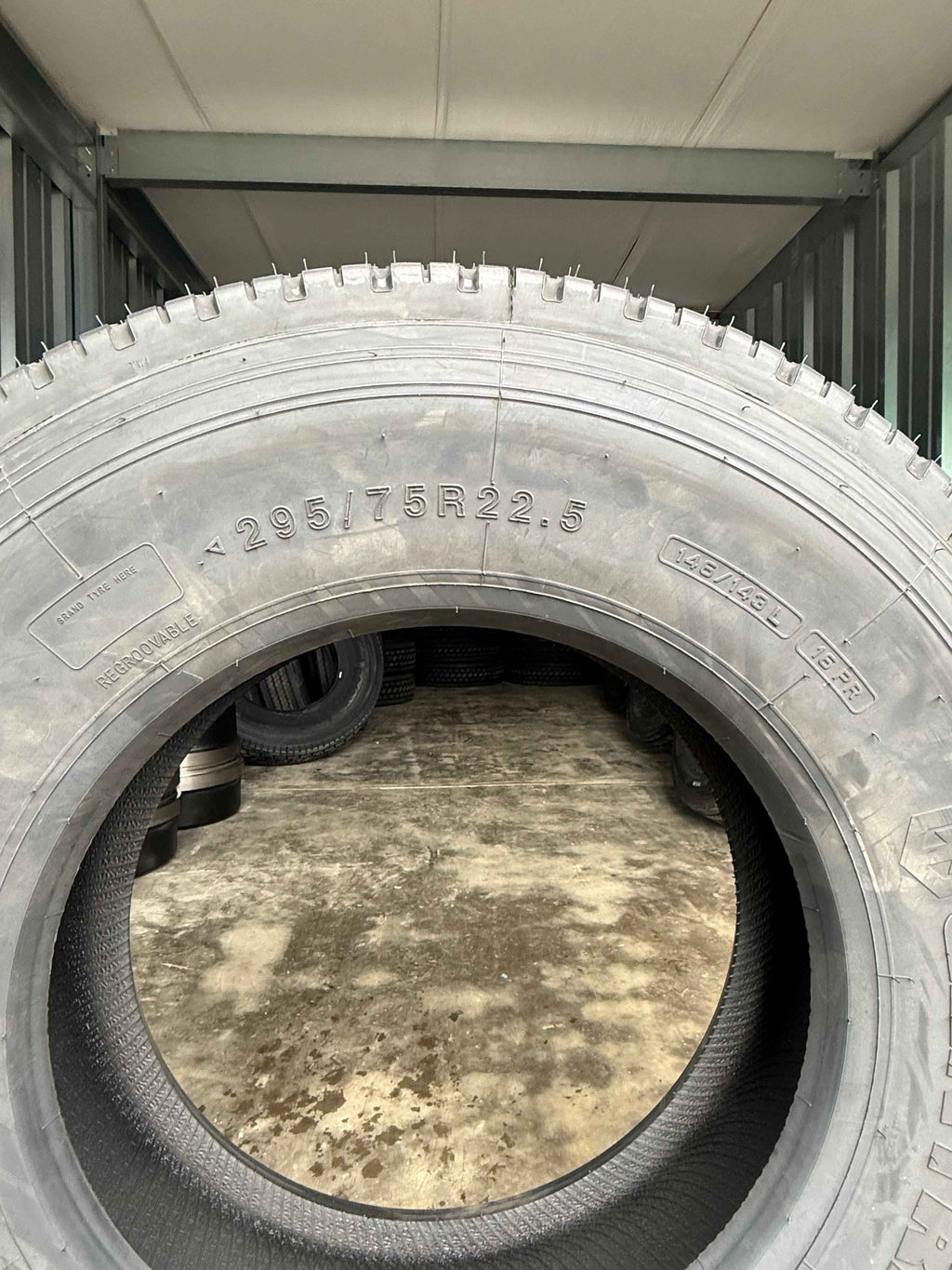 295/75R22.5 16 PLY (Drive Tires)