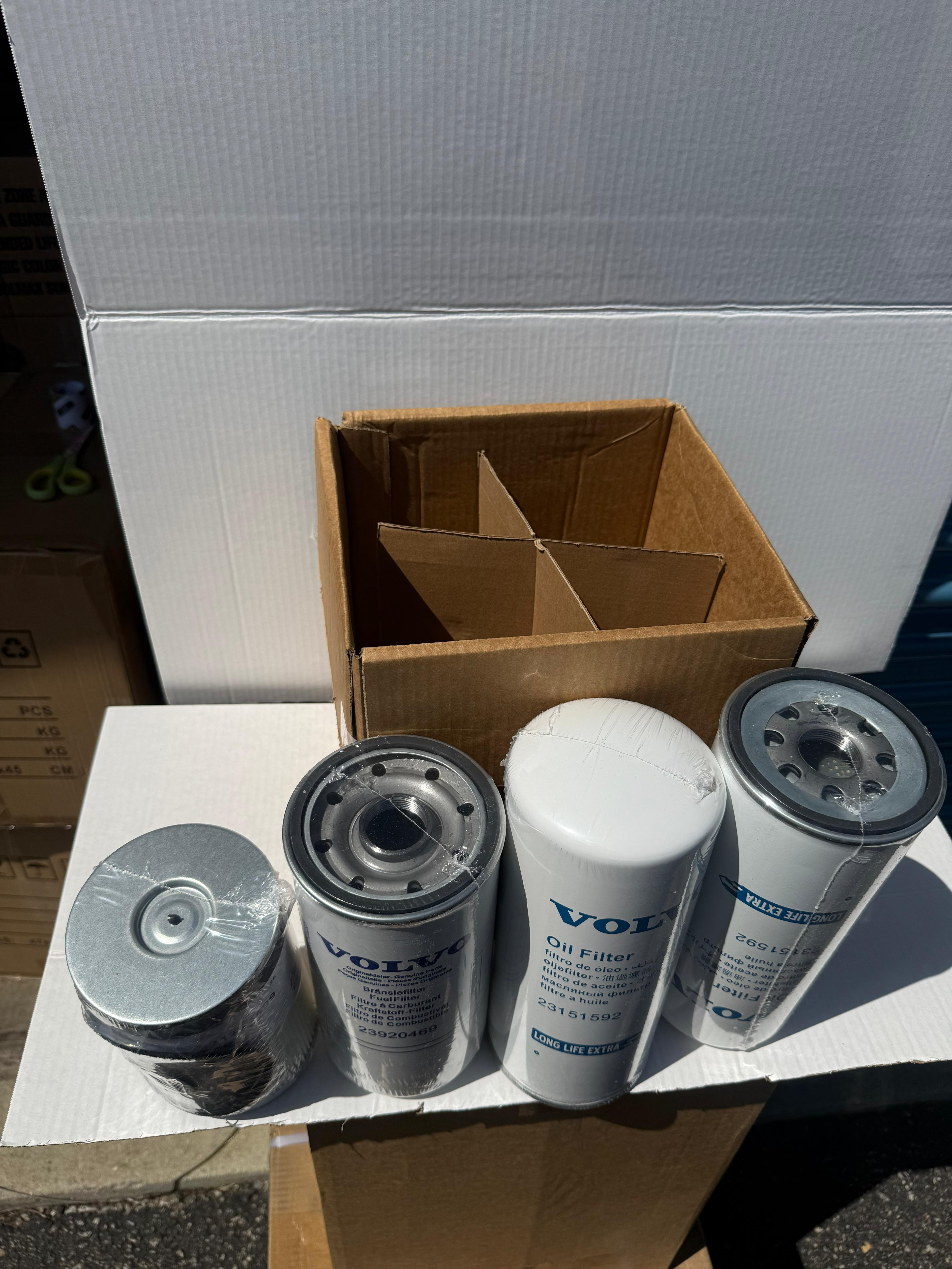 Volvo Kit 4 pcs Oil Filters